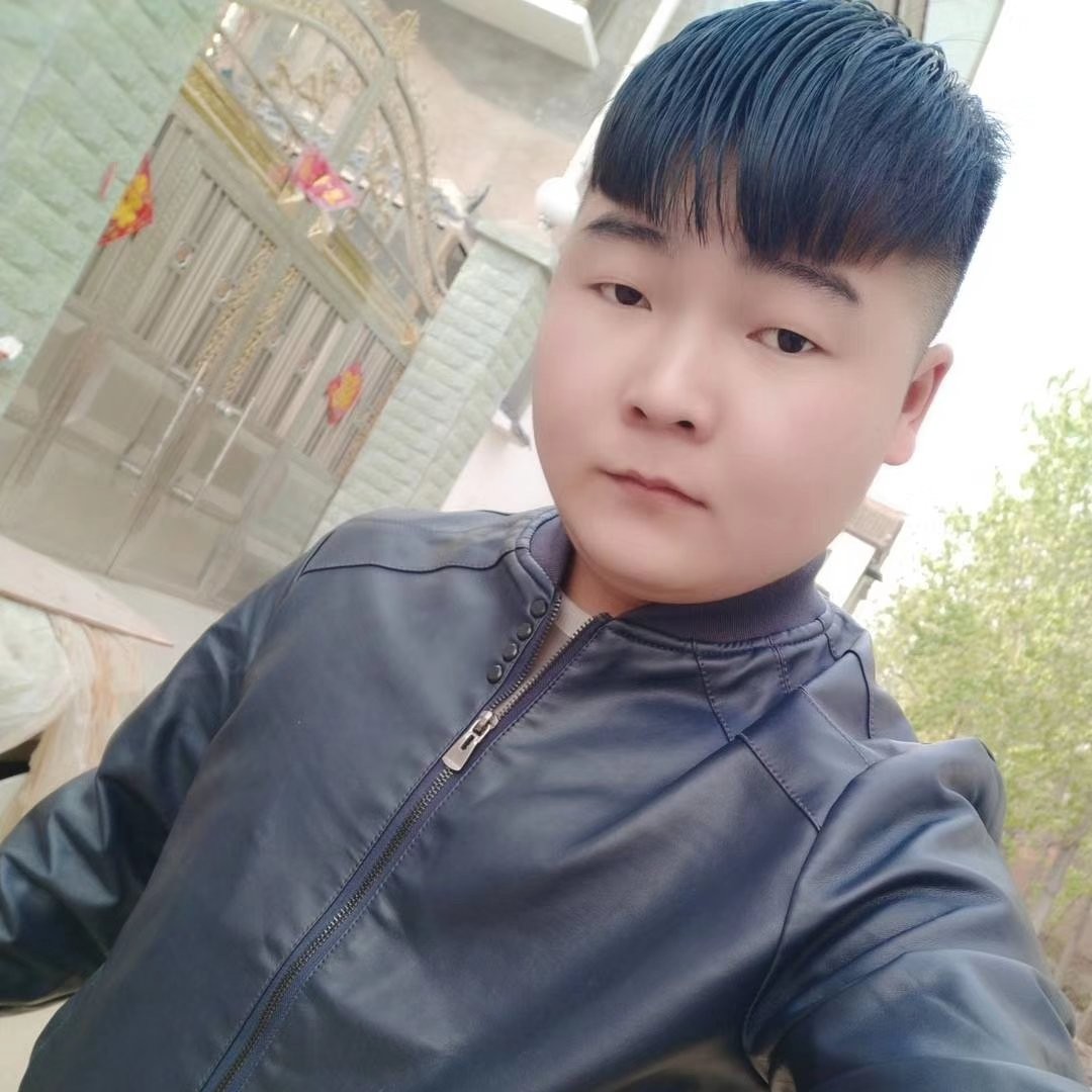 小男孩生活的照片