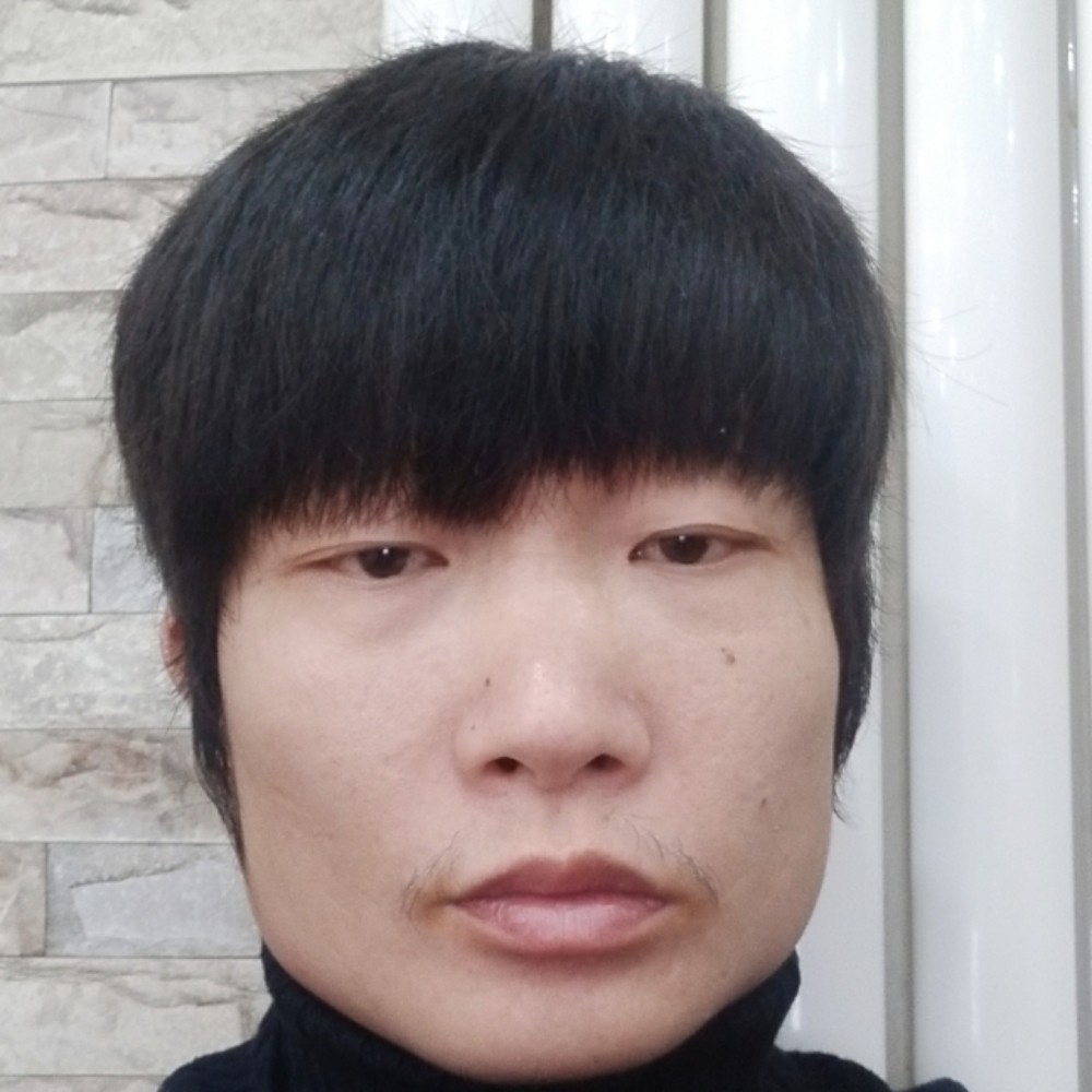 努力找到女朋友。的照片