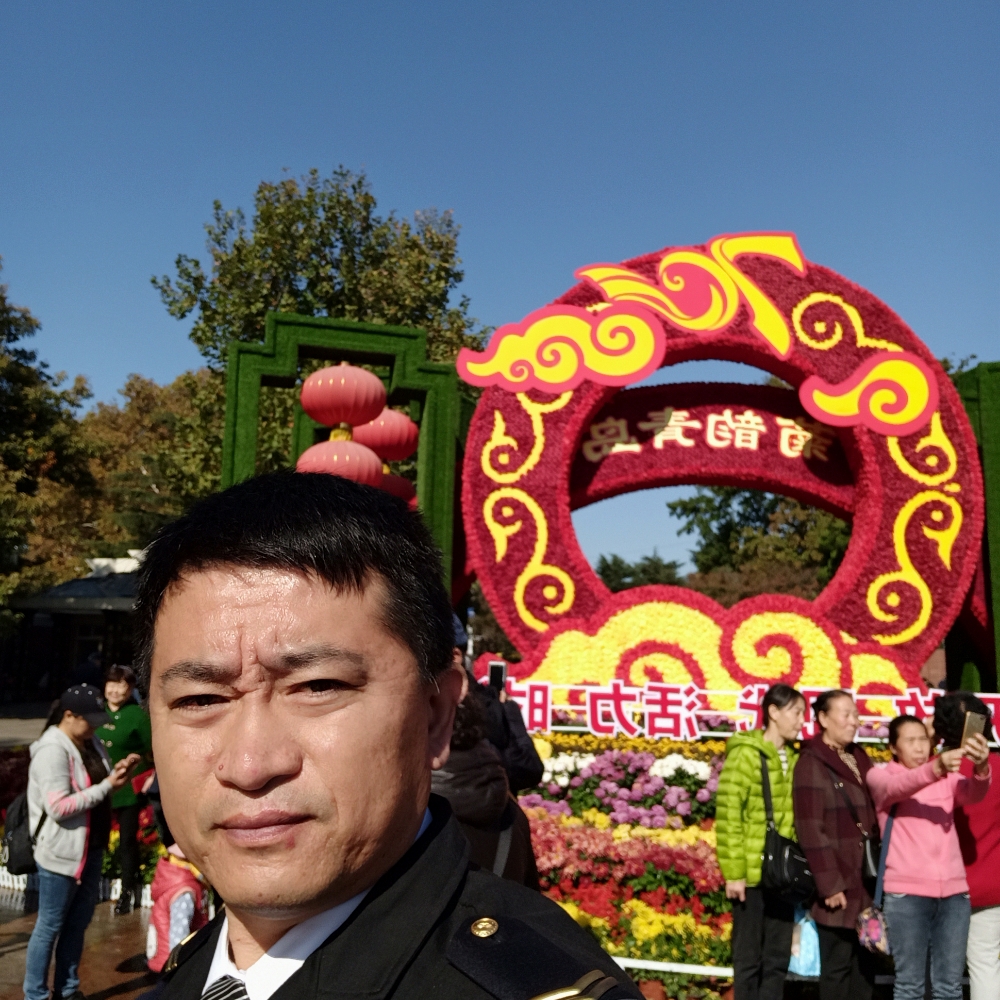 冬耀回首安详的照片