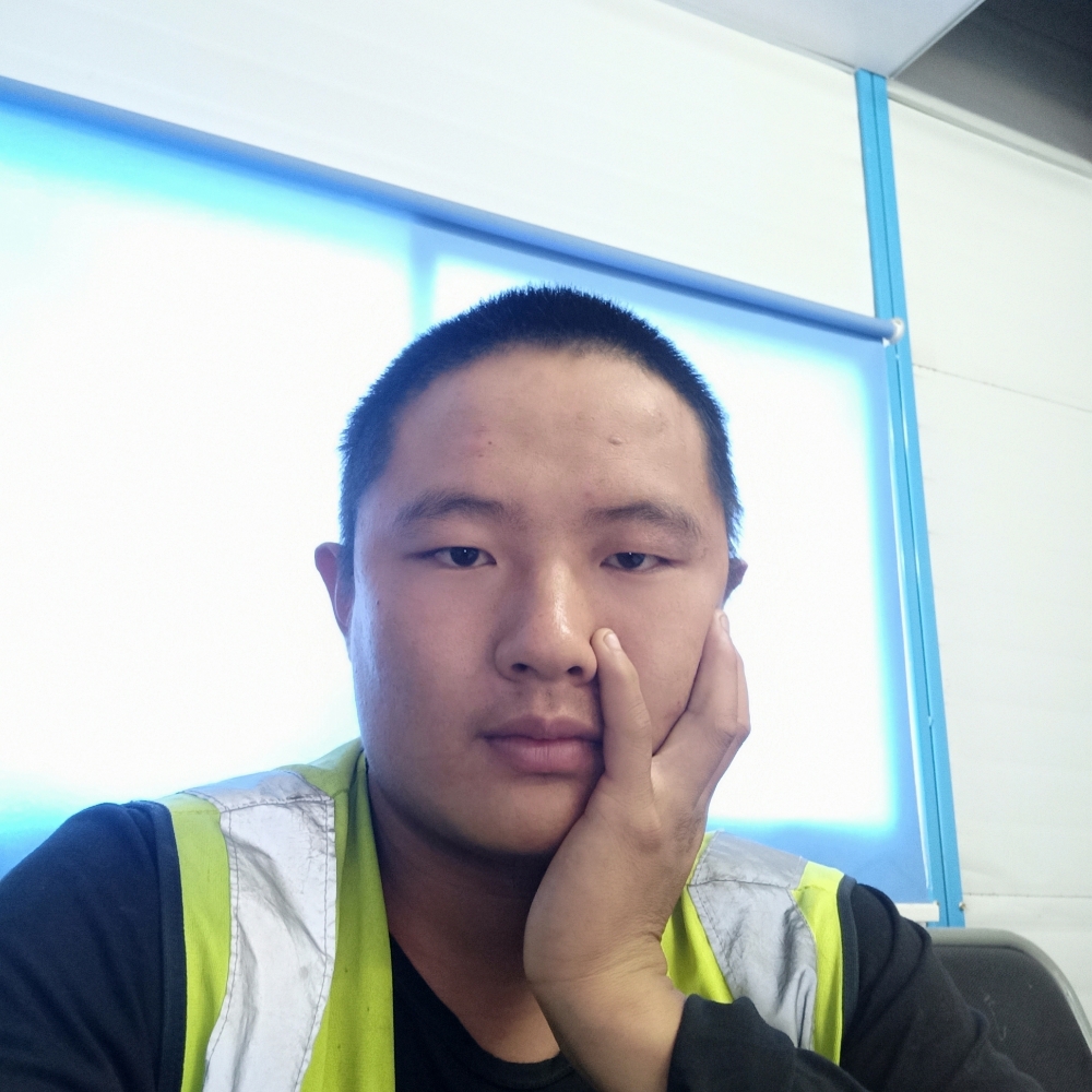 霓裳回眸彩色的照片