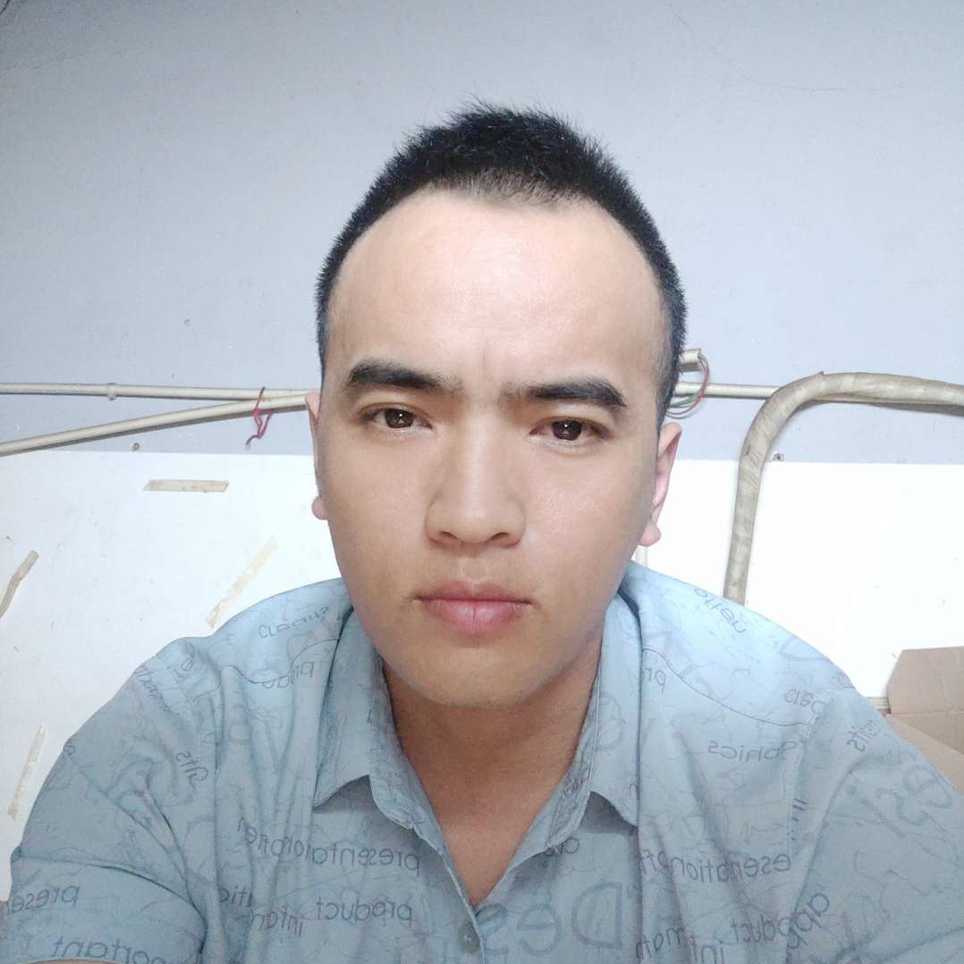 顺利浅吻星月的照片