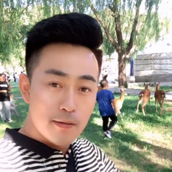 友情岁月。黄先生的照片