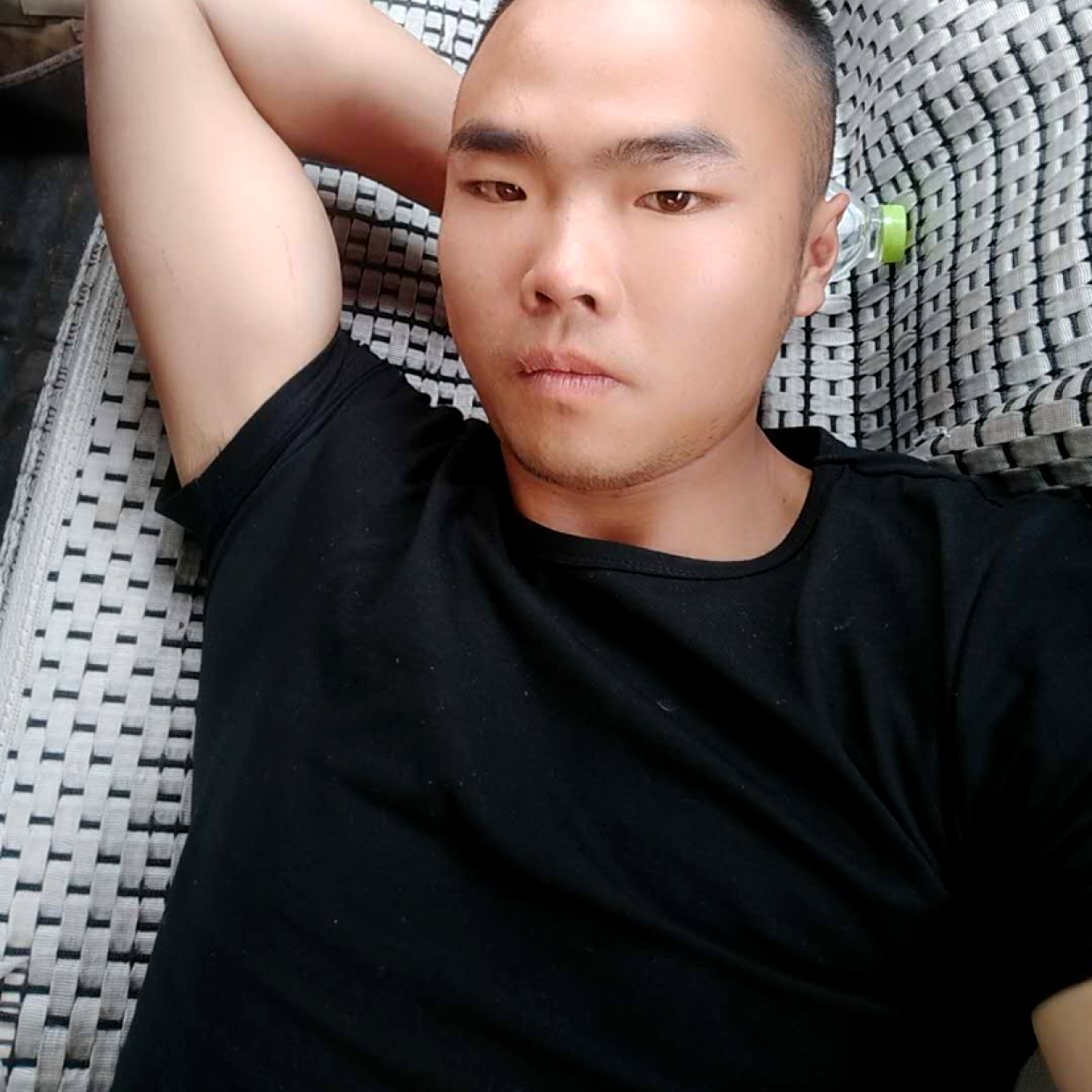 野蛮猛男子的照片