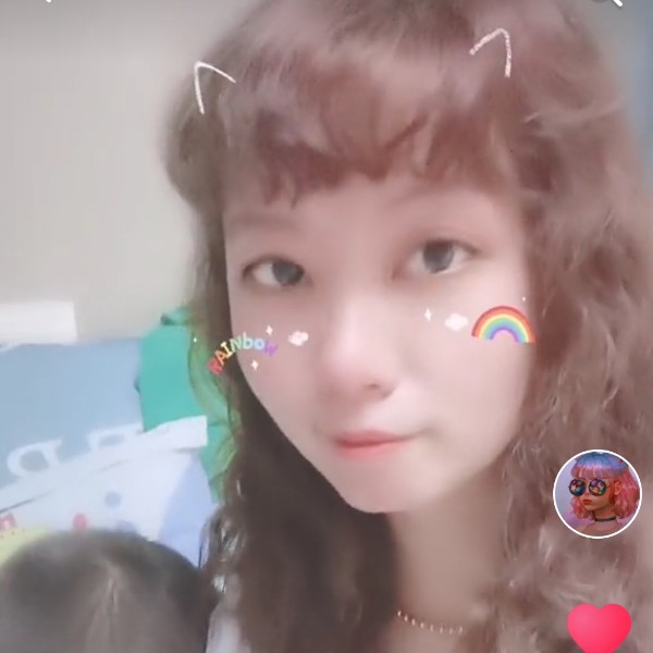 浅浅的弯儿的照片