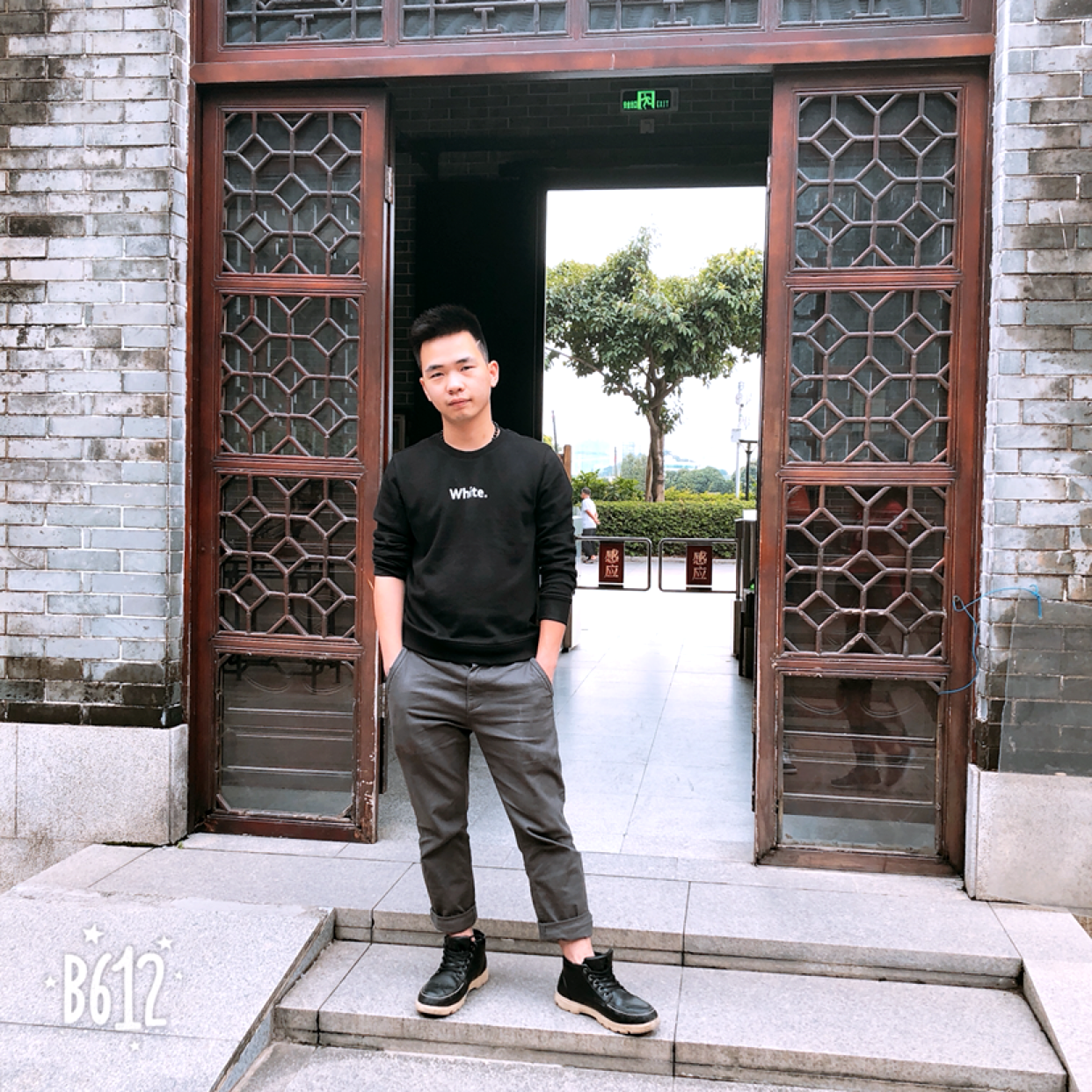 vvv俊的照片