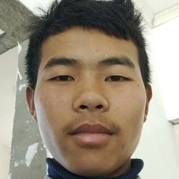 活泼笑月亮的照片