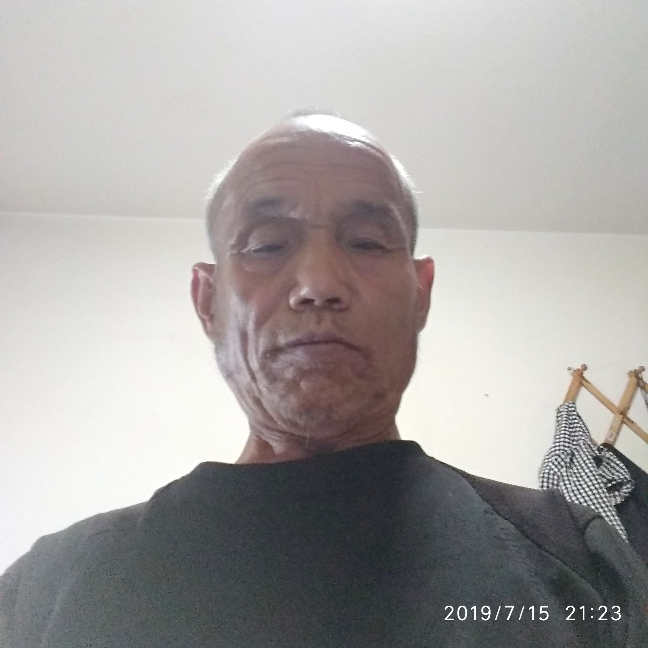 流岚浅吻傻傻的照片