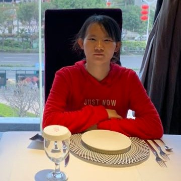 美女大方的照片