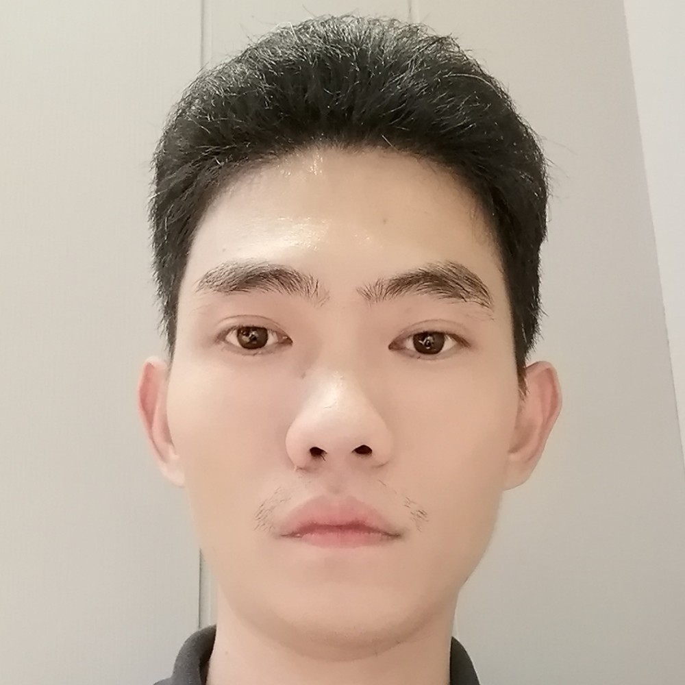 孝顺深拥舞蹈的照片
