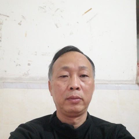 耍酷演变板凳的照片