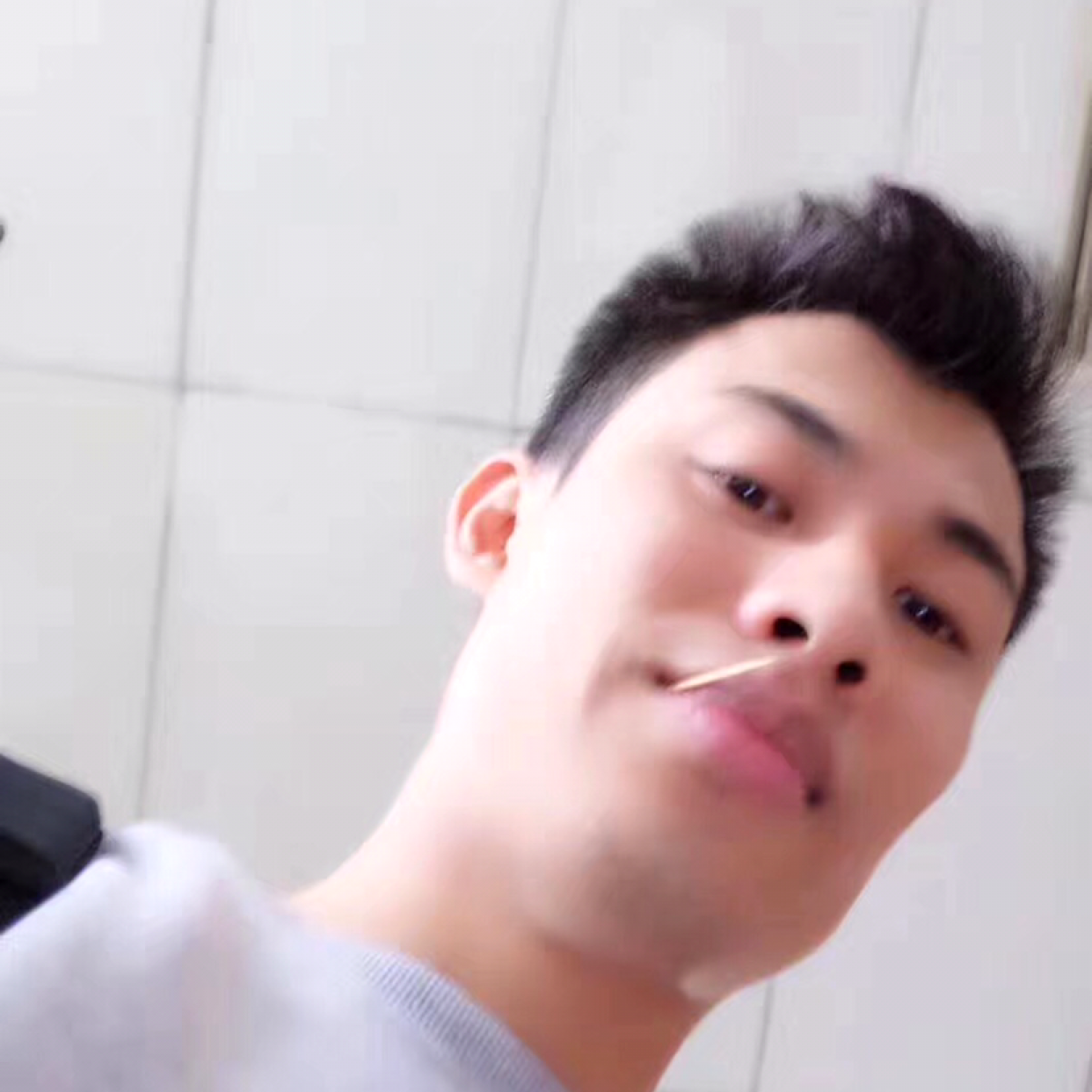 虚幻等待白云的照片