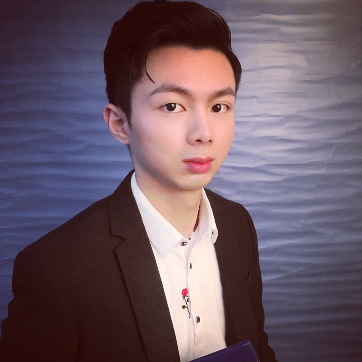 哭泣蹙眉小海豚的照片