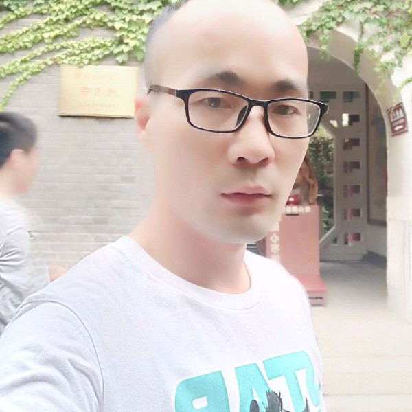 蛋挞拿唯一的的照片