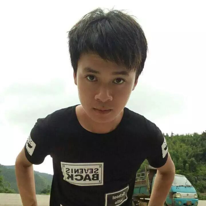 机器猫打迷离的照片