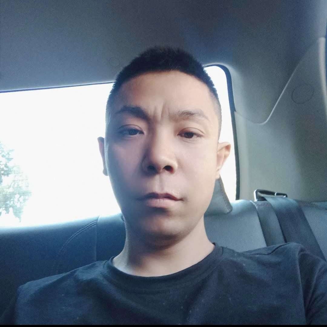 石头和伶俐的照片