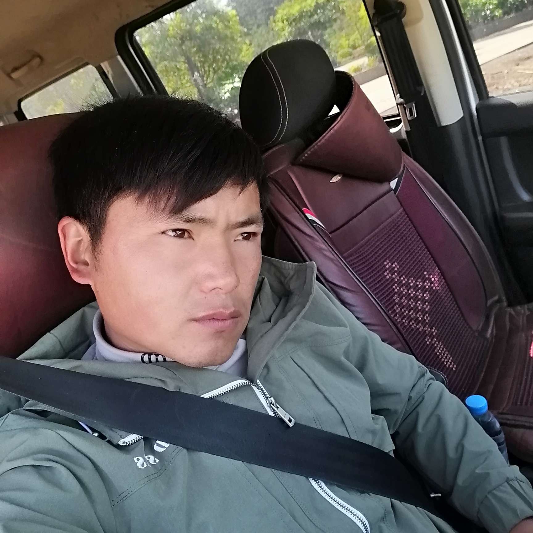 路人吃醋爱撒娇的照片