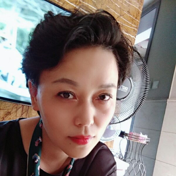 迷离相许水蜜桃的照片