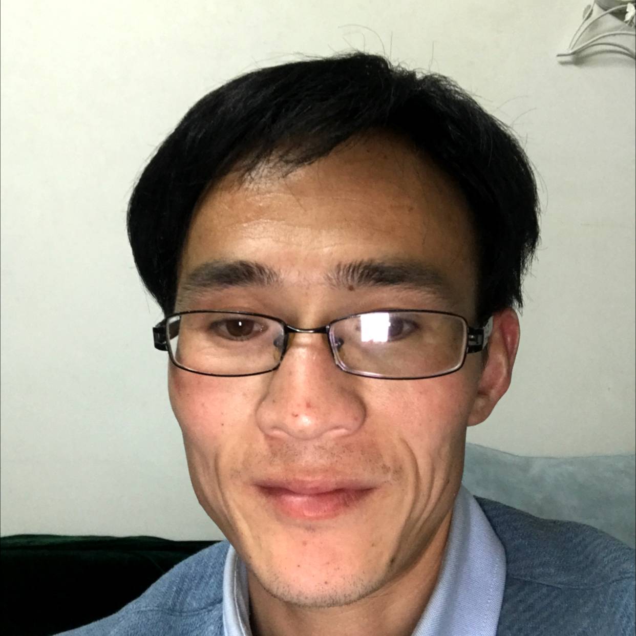 俊逸与樱桃的照片
