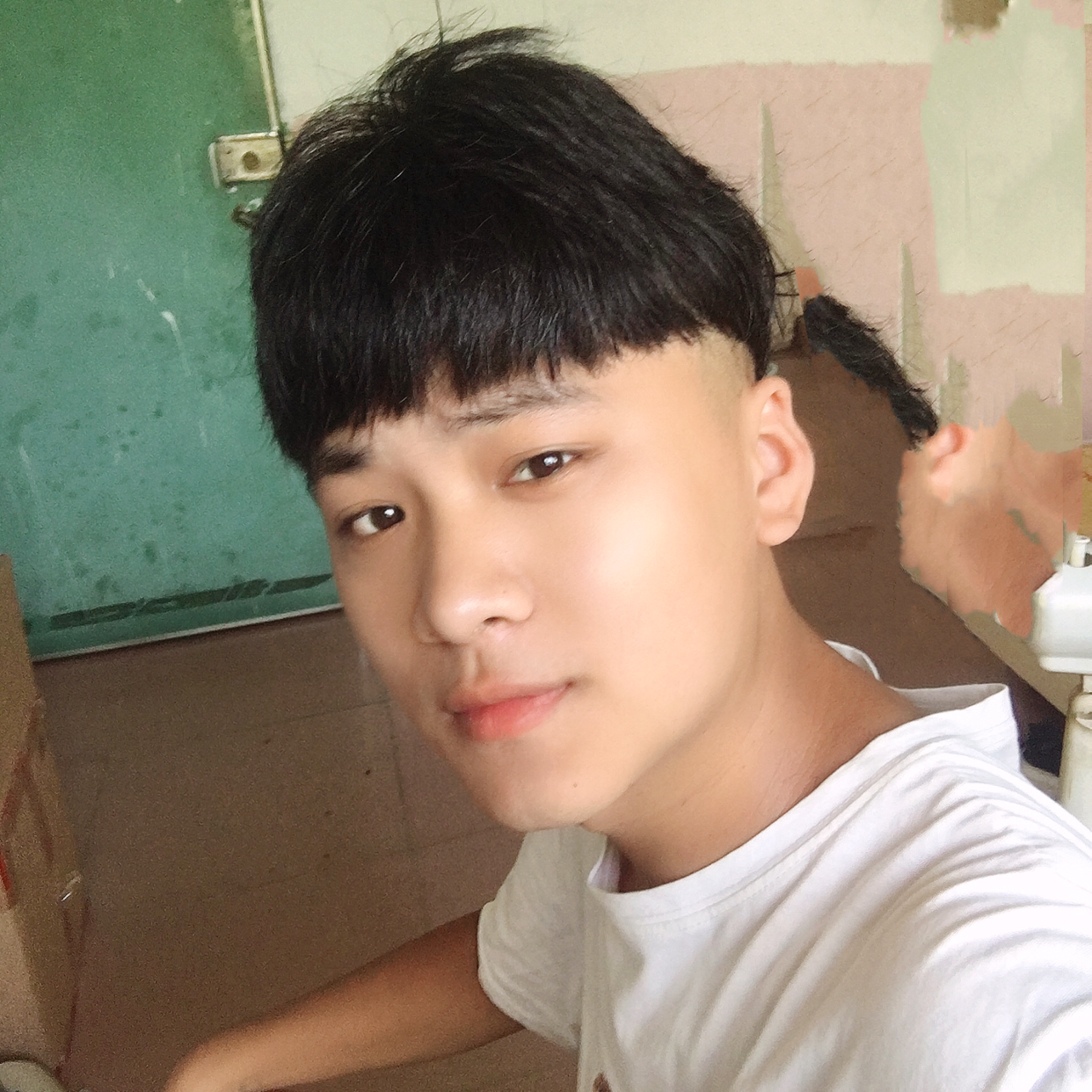 小丑八怪，h的照片