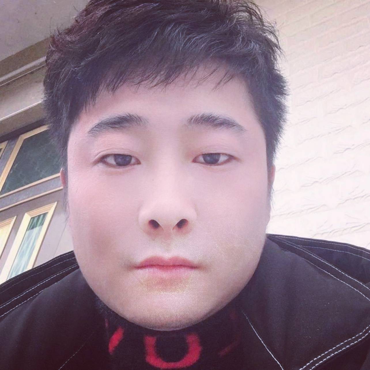 愤怒回眸风萧的照片