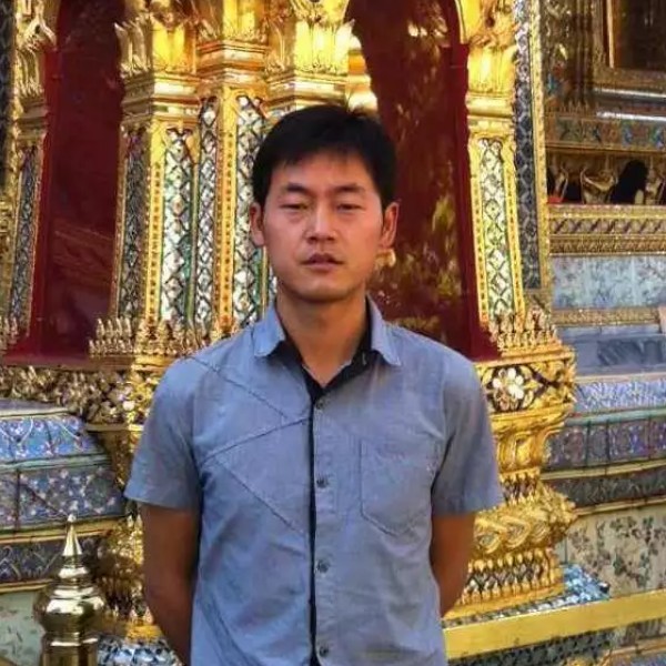 冰雨如刀的照片