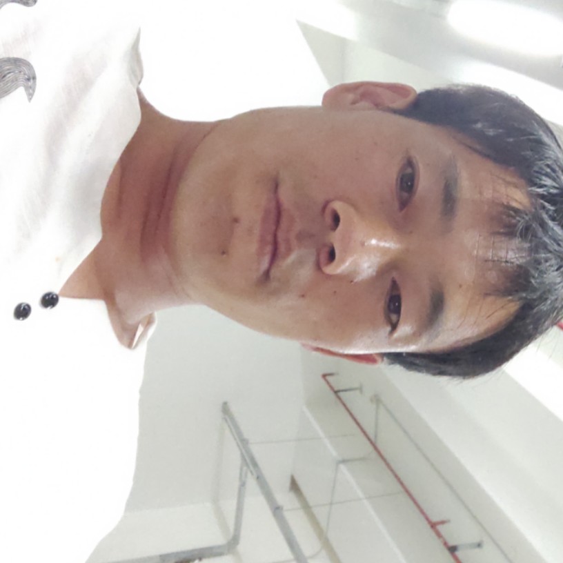 香蕉用水杯的照片
