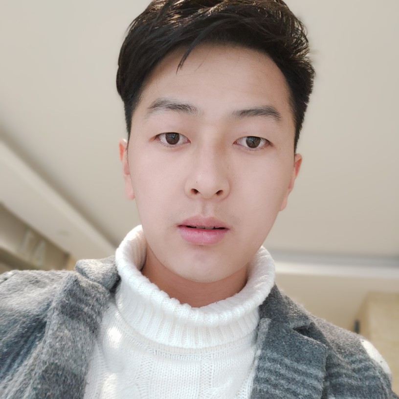 矮小爱恋书包的照片