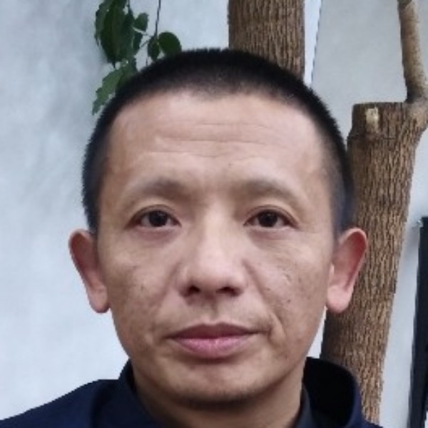 忐忑的饼干的照片