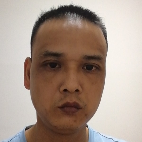 深情深拥大地的照片