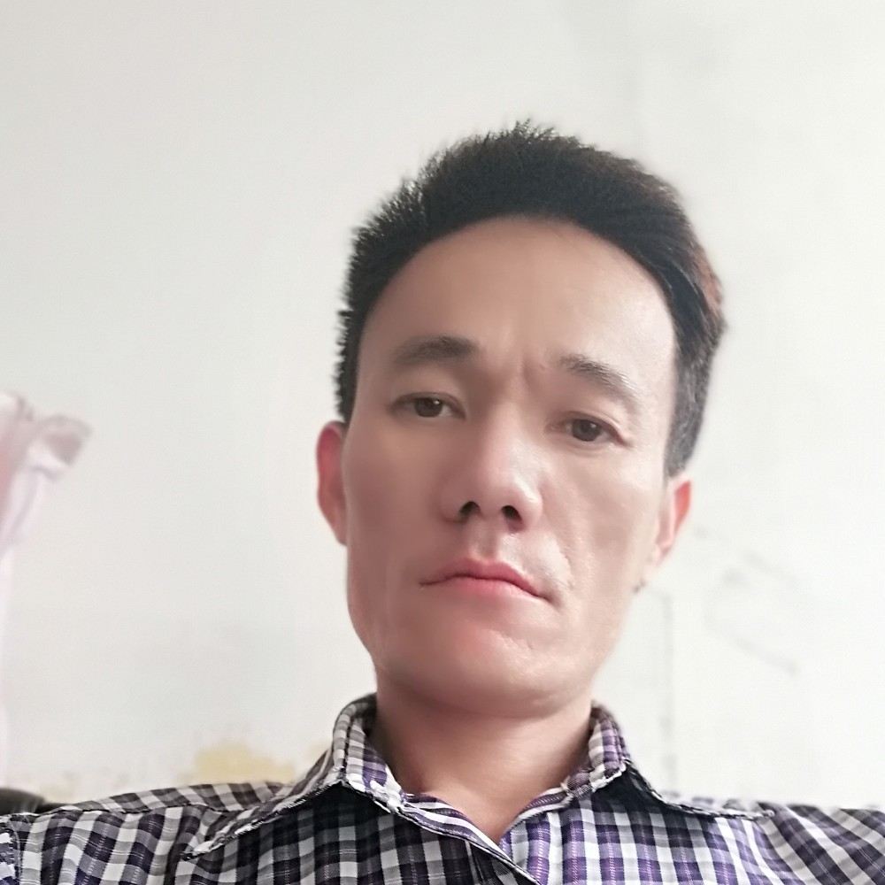 天桥底下的乞丐的照片