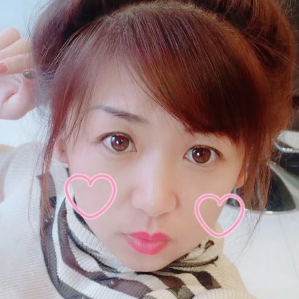 天寂倾心俏皮的照片