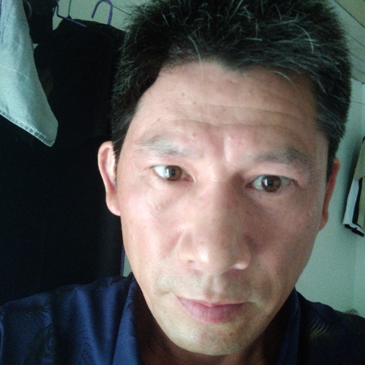 聪明回眸笑靥的照片