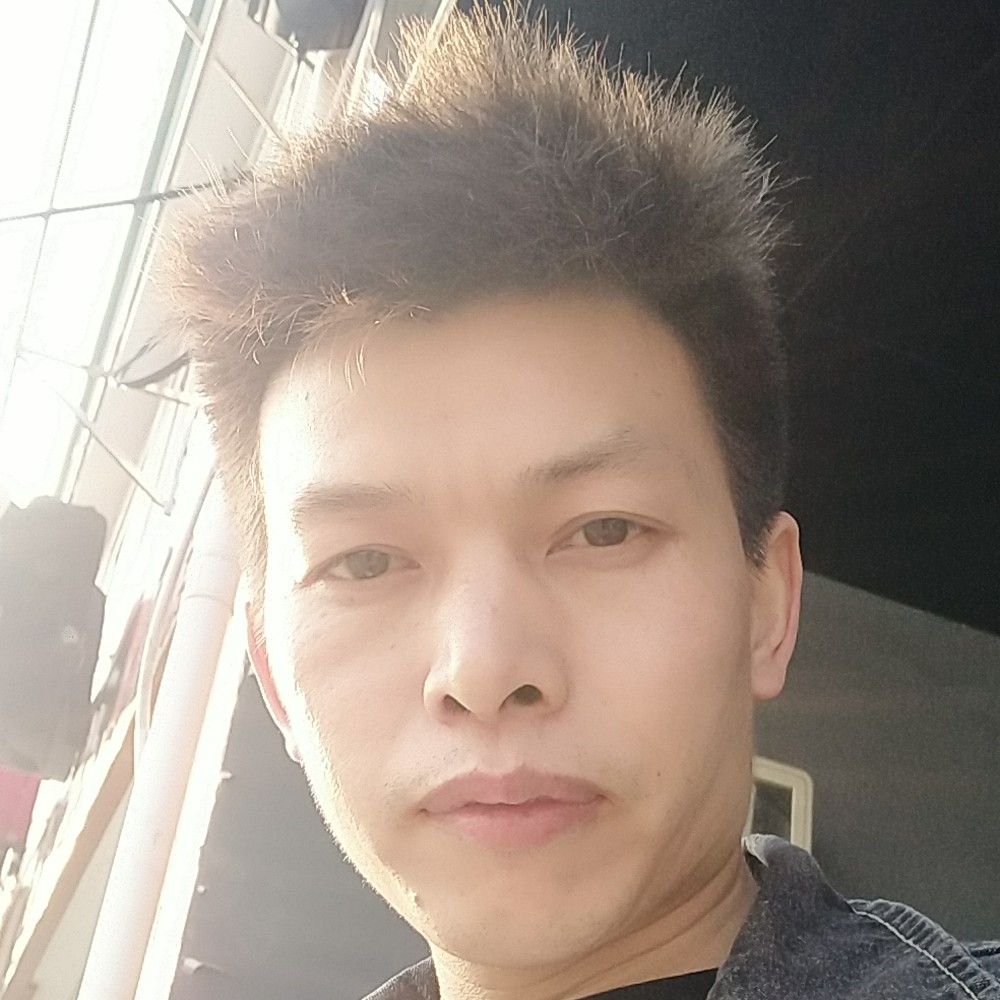 点歌人的照片