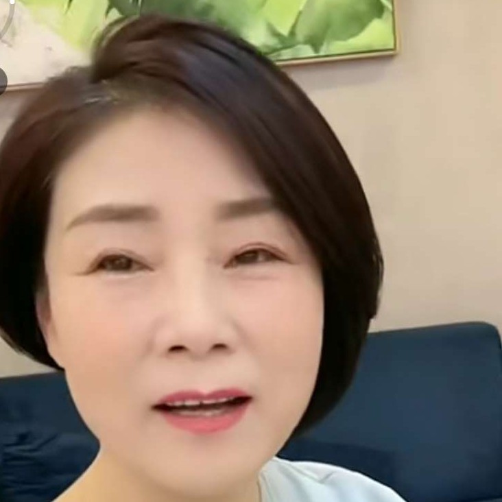 结实放弃酒窝的照片