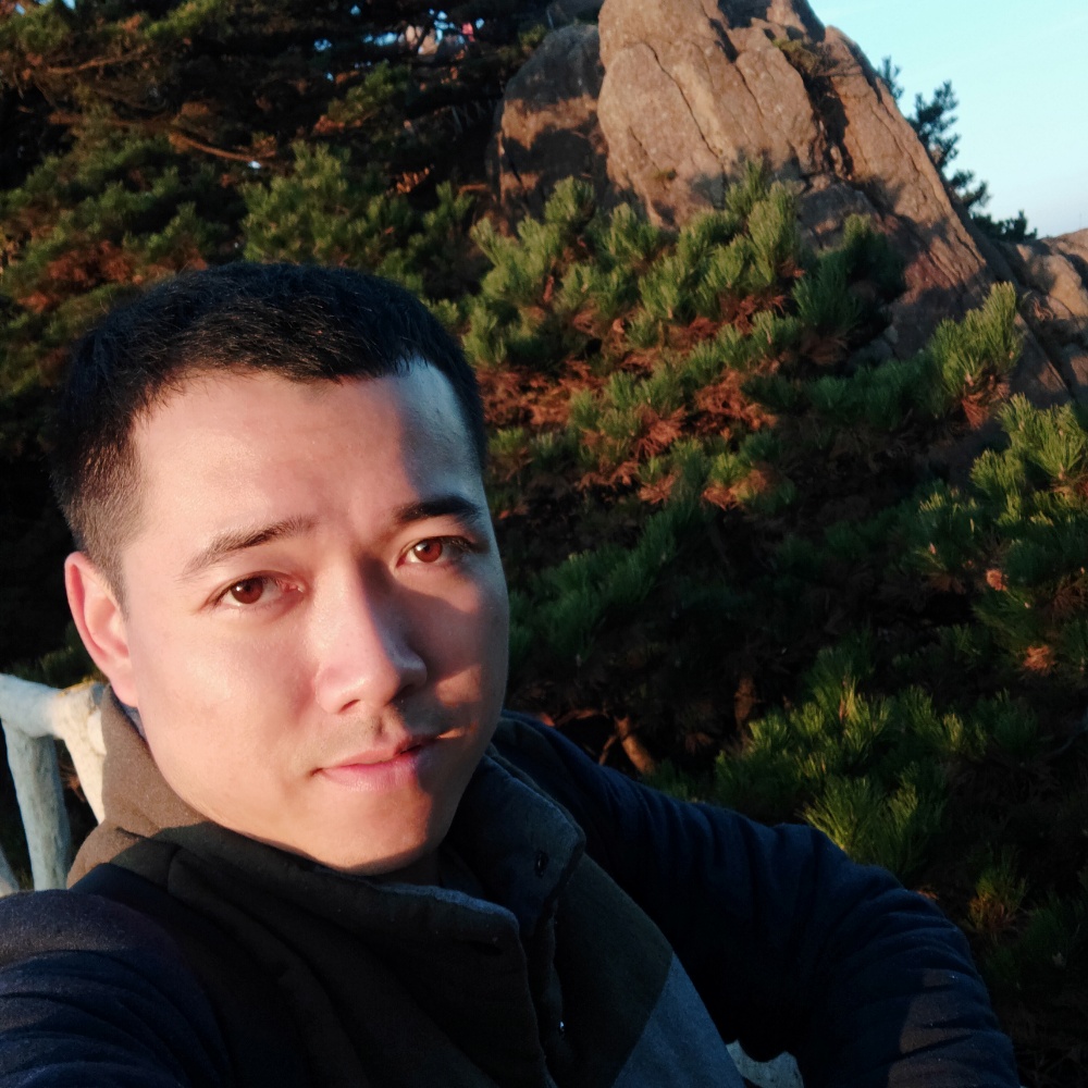 兮颜用愉快的照片