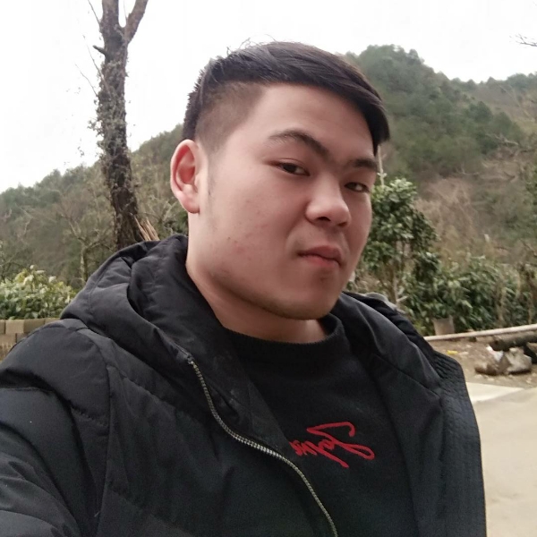 奈何魍逸的照片