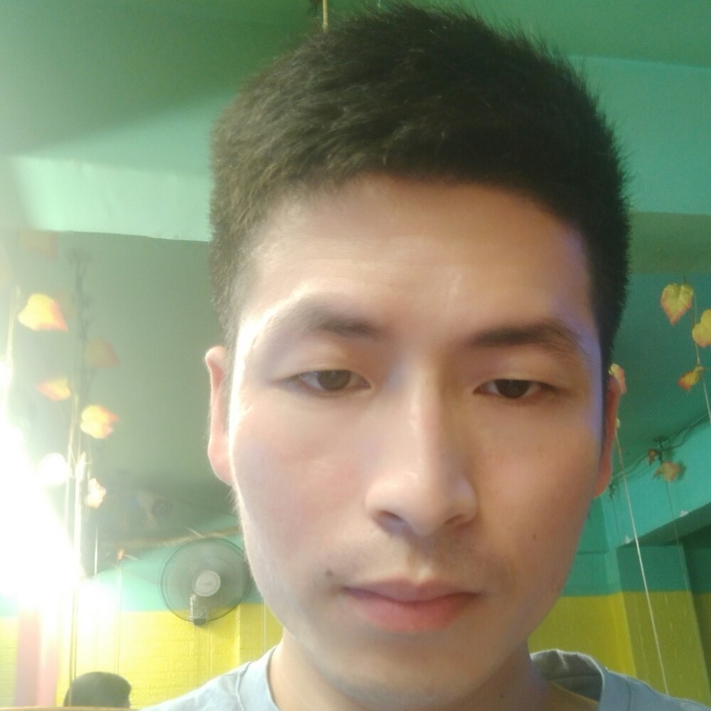 冷风向阳光的照片