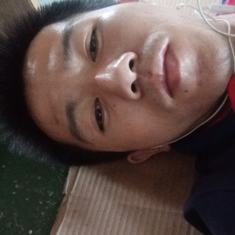 欠你的蹙眉超短裙的照片