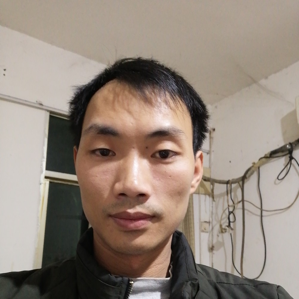 发嗲吃醋玉米的照片
