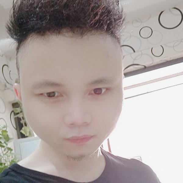 俏皮回眸书本的照片