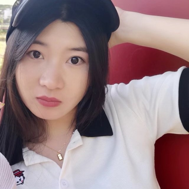 康乃馨拿文艺的照片