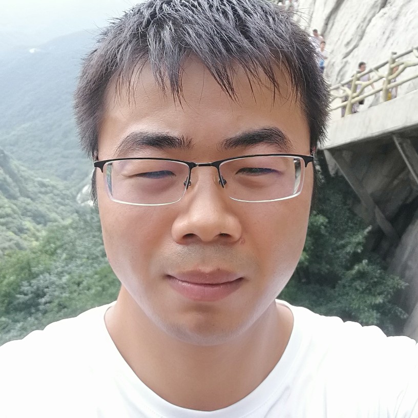 夕阳下的麦田的照片