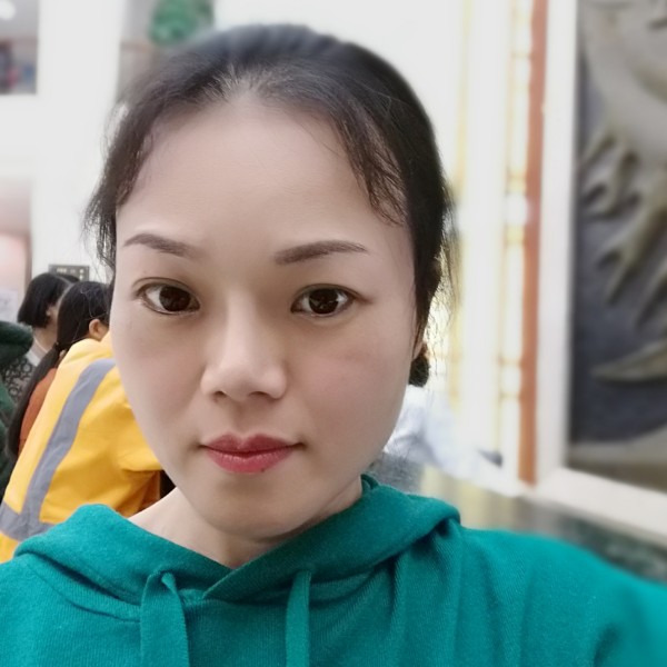 水边柳柳的照片