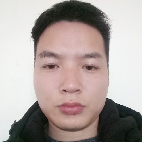 微笑的男孩的照片