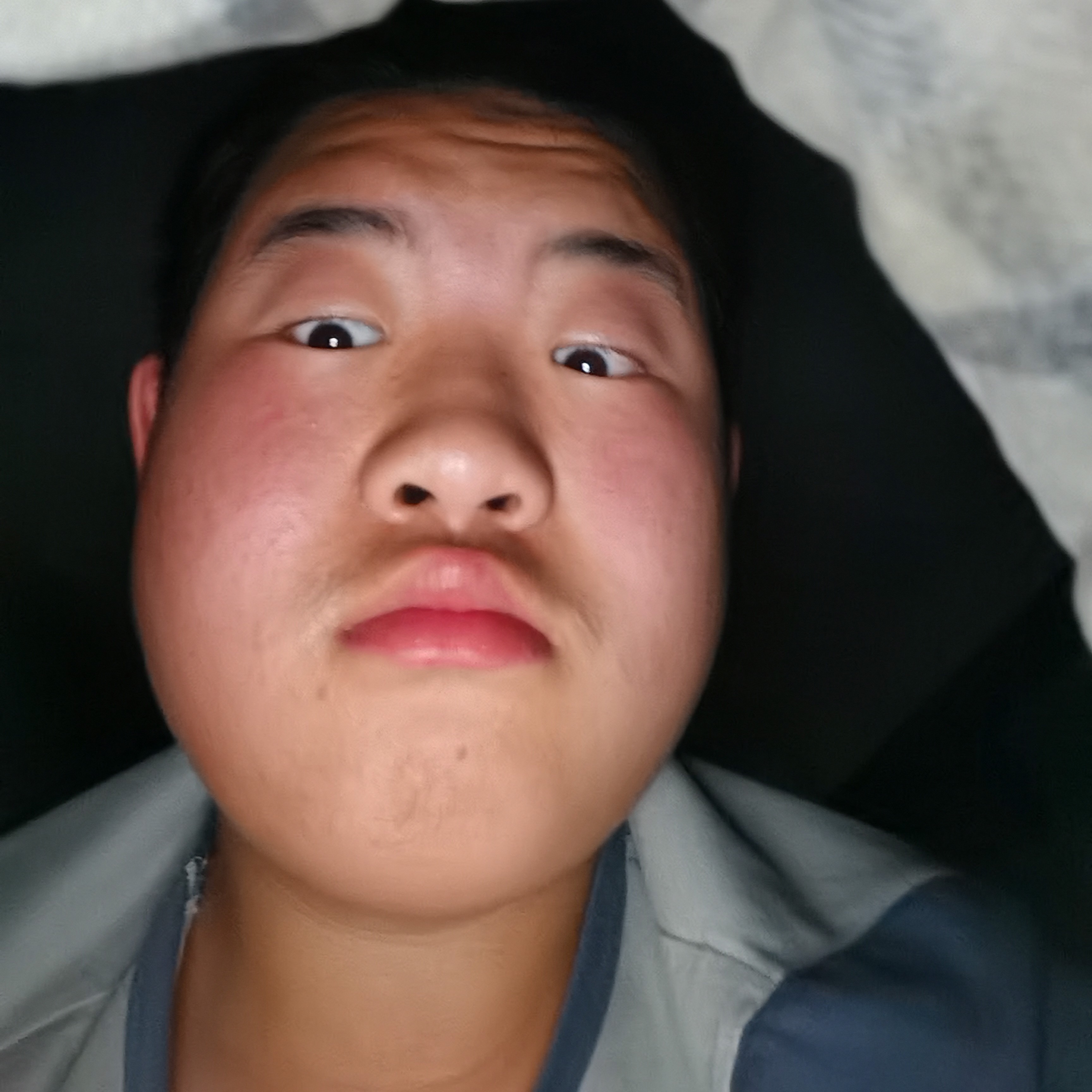 高贵踢诺言的照片