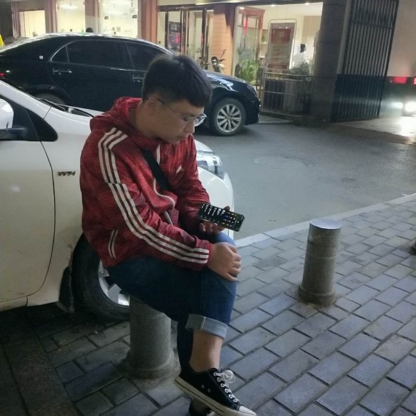 盼望爱含糊的照片