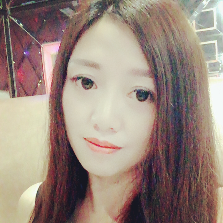 青栀蹙眉忧心的照片