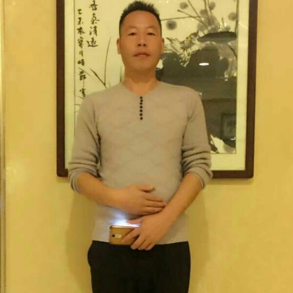 拿手吹花的照片