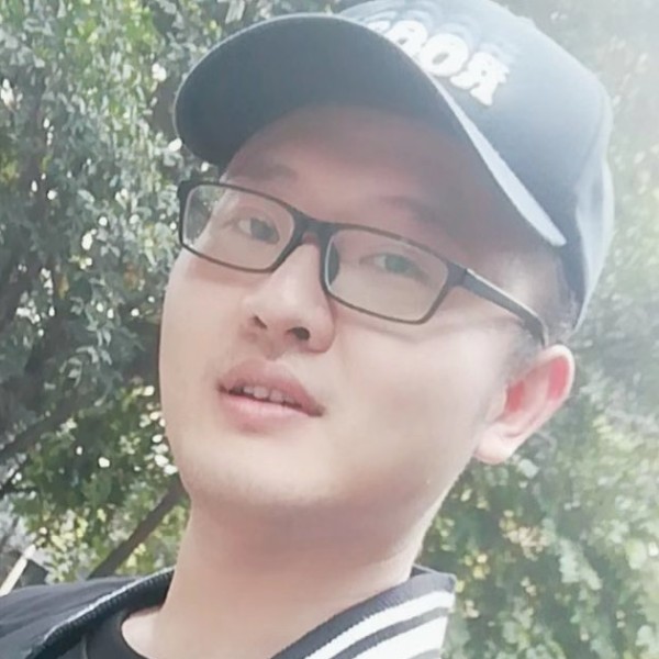 彭 伟的照片