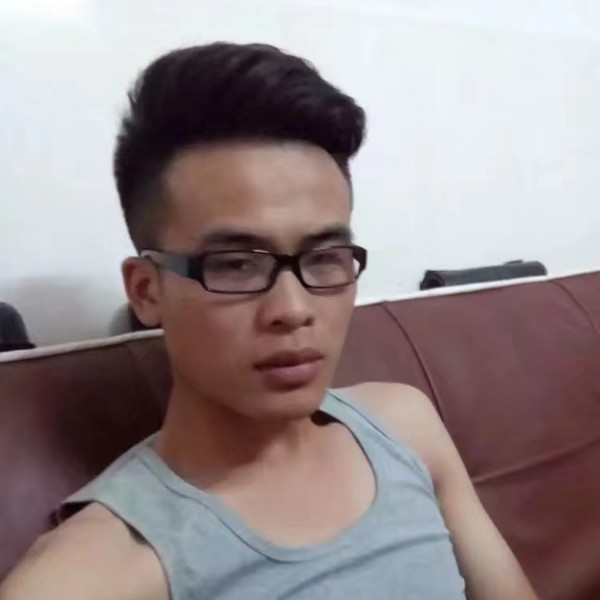 岑小虎的照片
